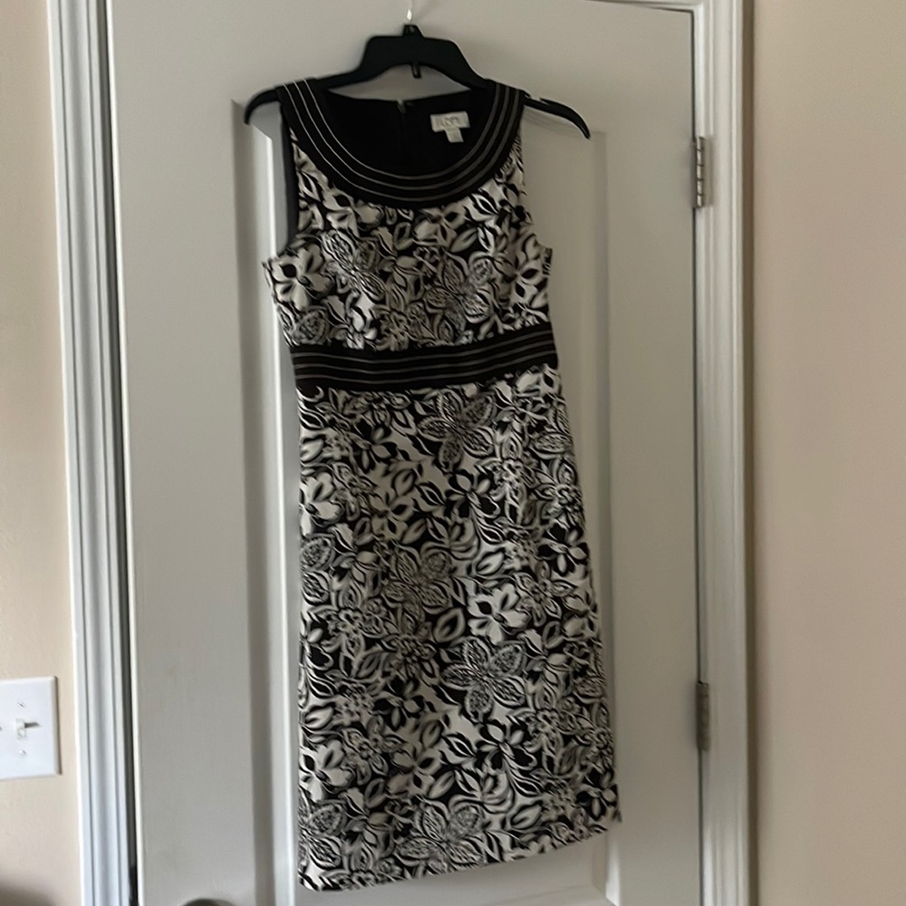 Ann Taylor loft dress in excellent condition